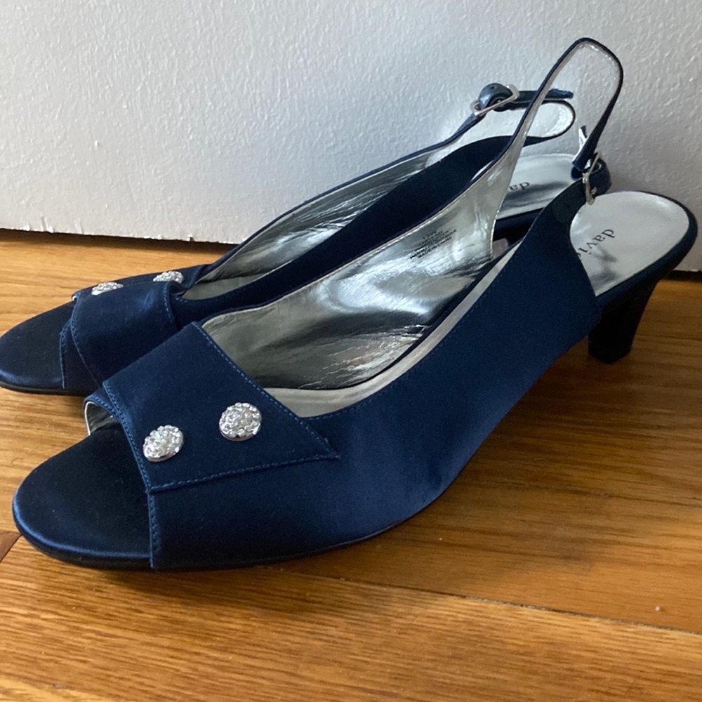 Size 13, David tate sandals. Blue.